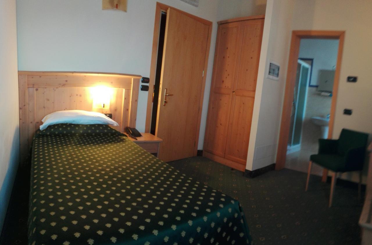 Hotel Dall'Ongaro Ghirano ภายนอก รูปภาพ