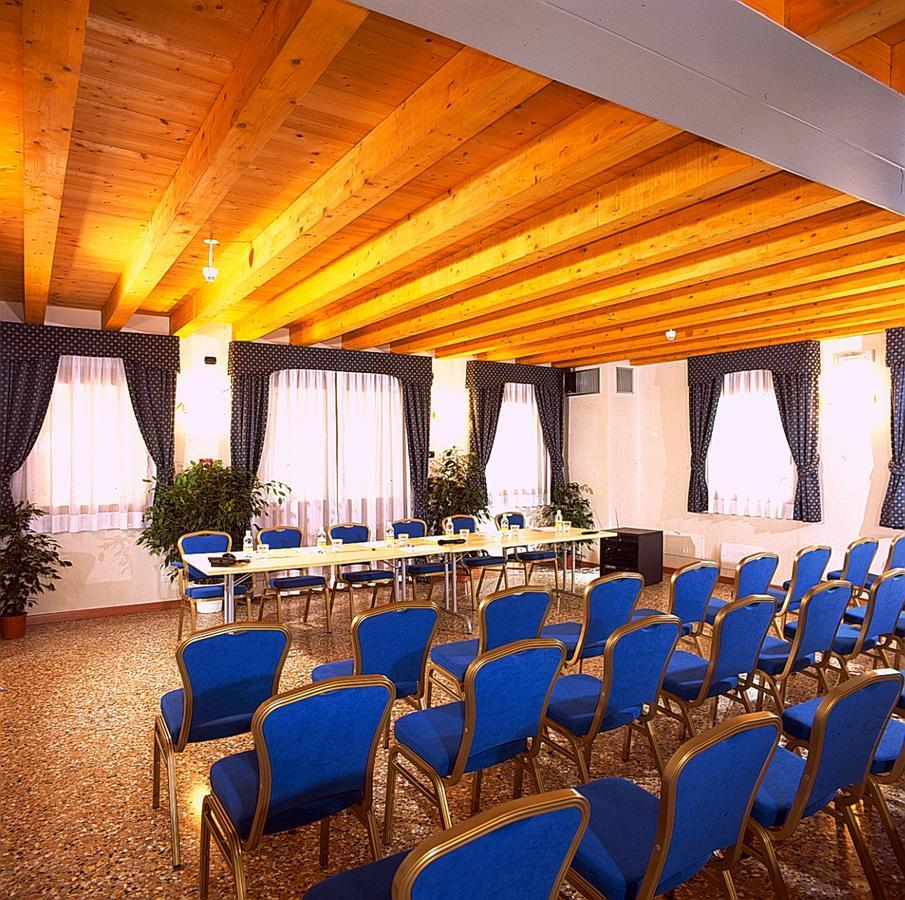 Hotel Dall'Ongaro Ghirano ภายนอก รูปภาพ
