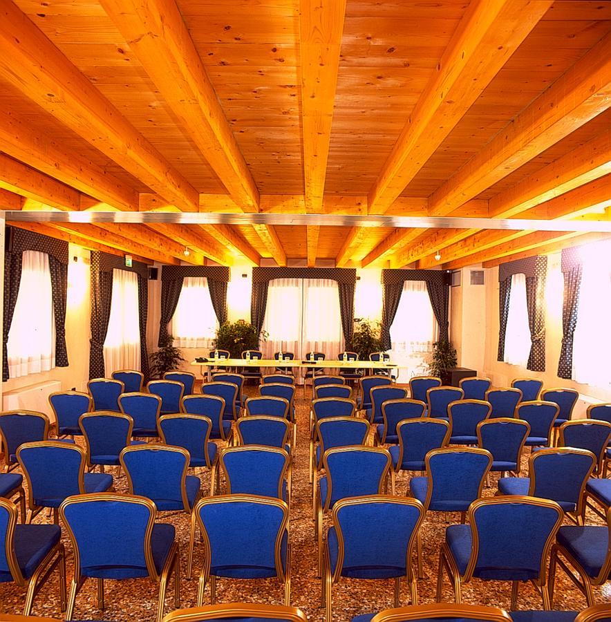 Hotel Dall'Ongaro Ghirano ภายนอก รูปภาพ