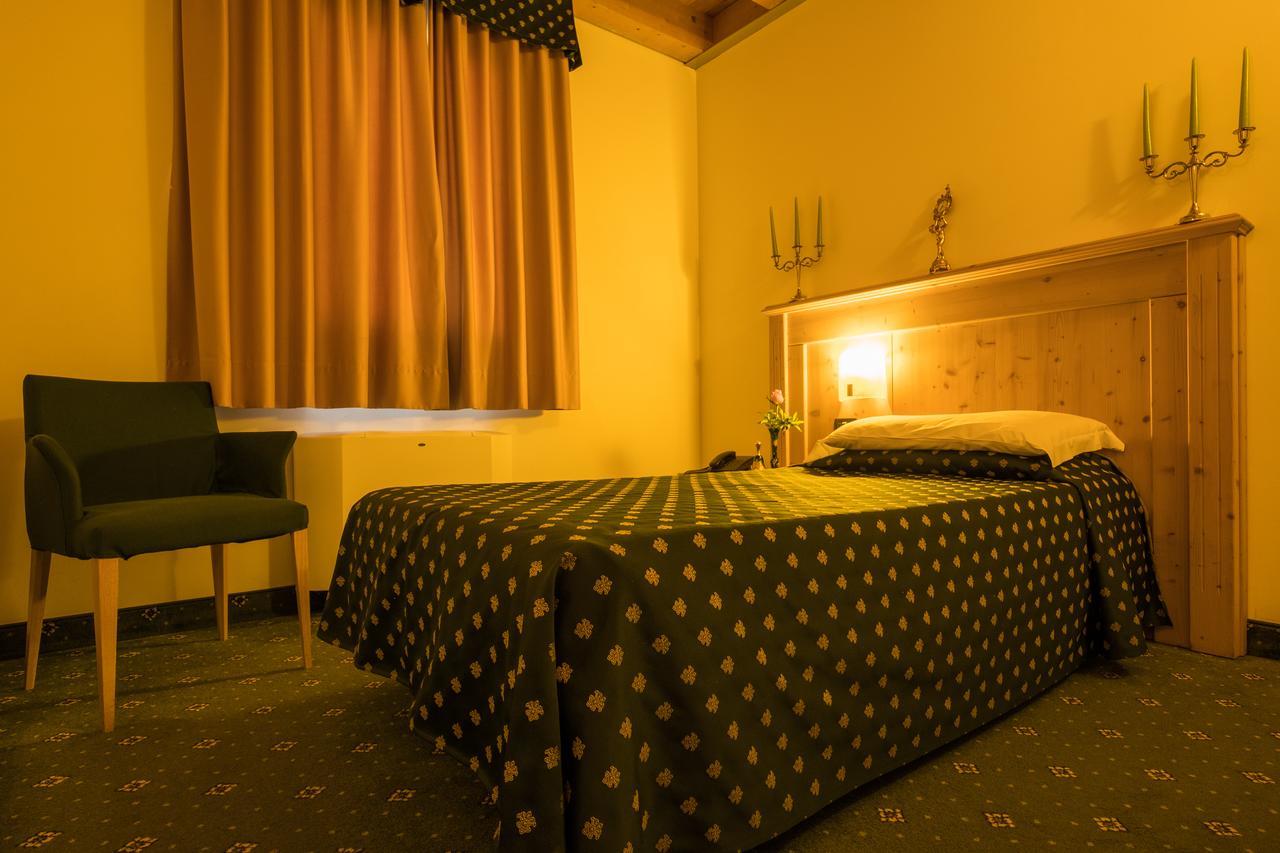 Hotel Dall'Ongaro Ghirano ภายนอก รูปภาพ