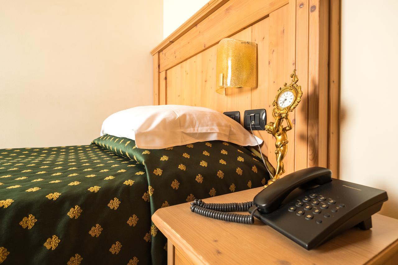 Hotel Dall'Ongaro Ghirano ภายนอก รูปภาพ