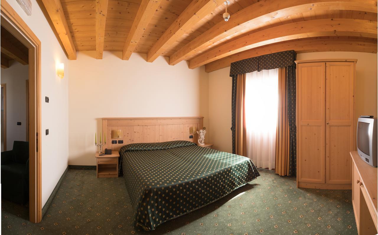 Hotel Dall'Ongaro Ghirano ภายนอก รูปภาพ