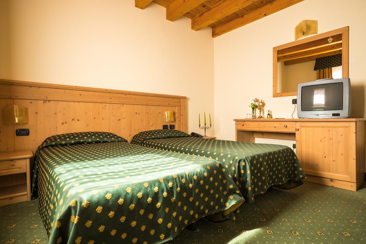 Hotel Dall'Ongaro Ghirano ภายนอก รูปภาพ
