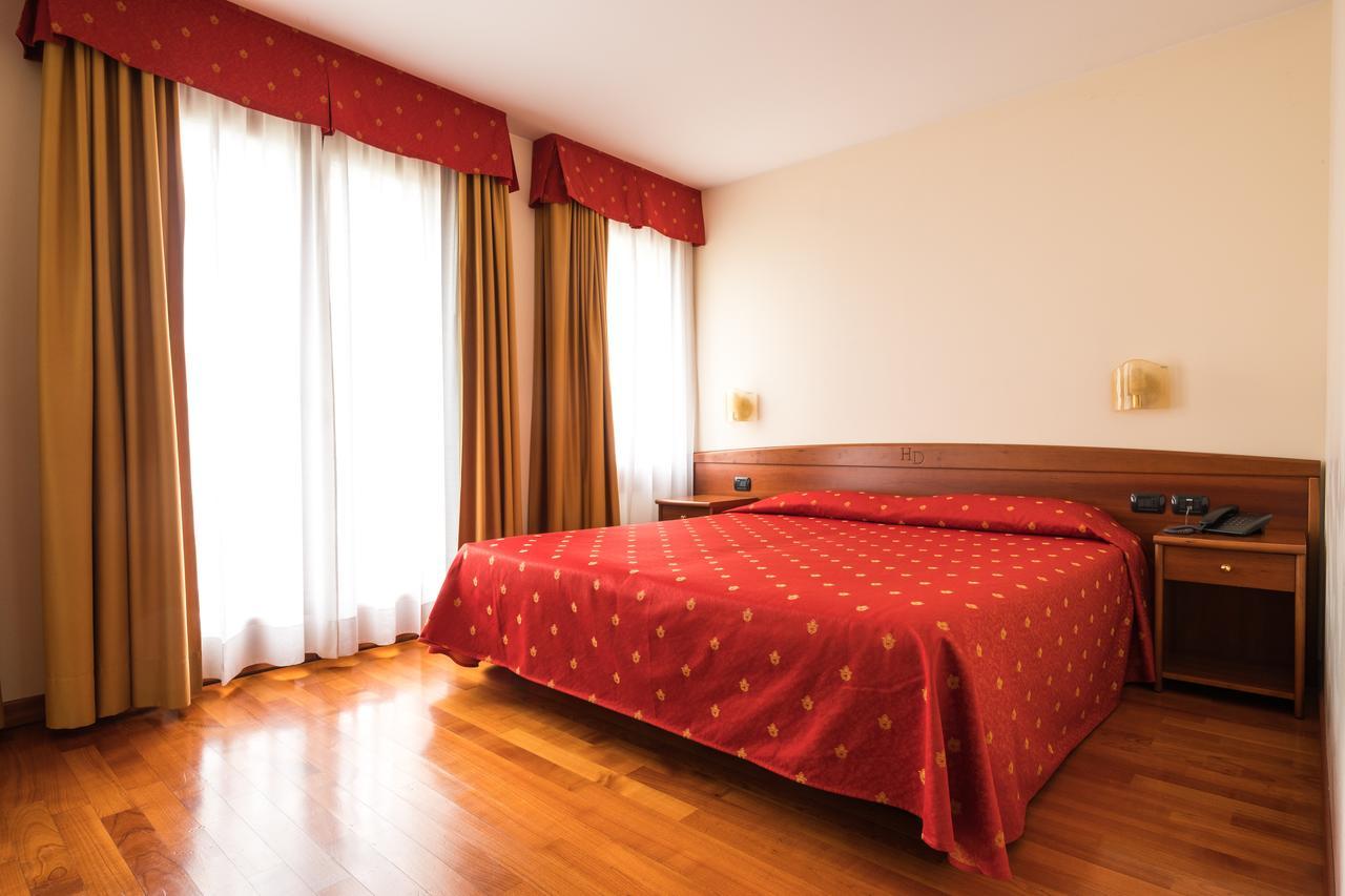 Hotel Dall'Ongaro Ghirano ภายนอก รูปภาพ