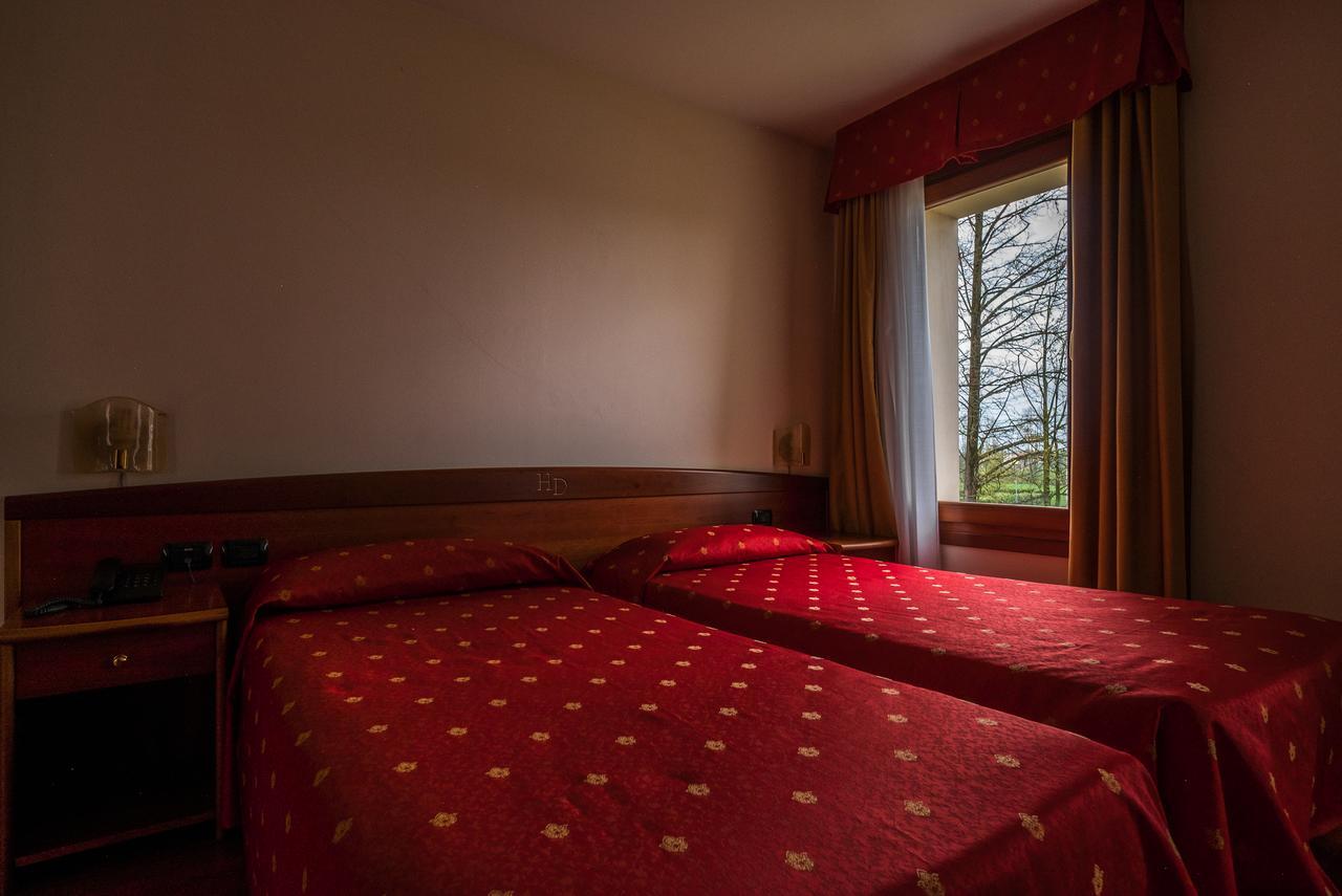 Hotel Dall'Ongaro Ghirano ภายนอก รูปภาพ
