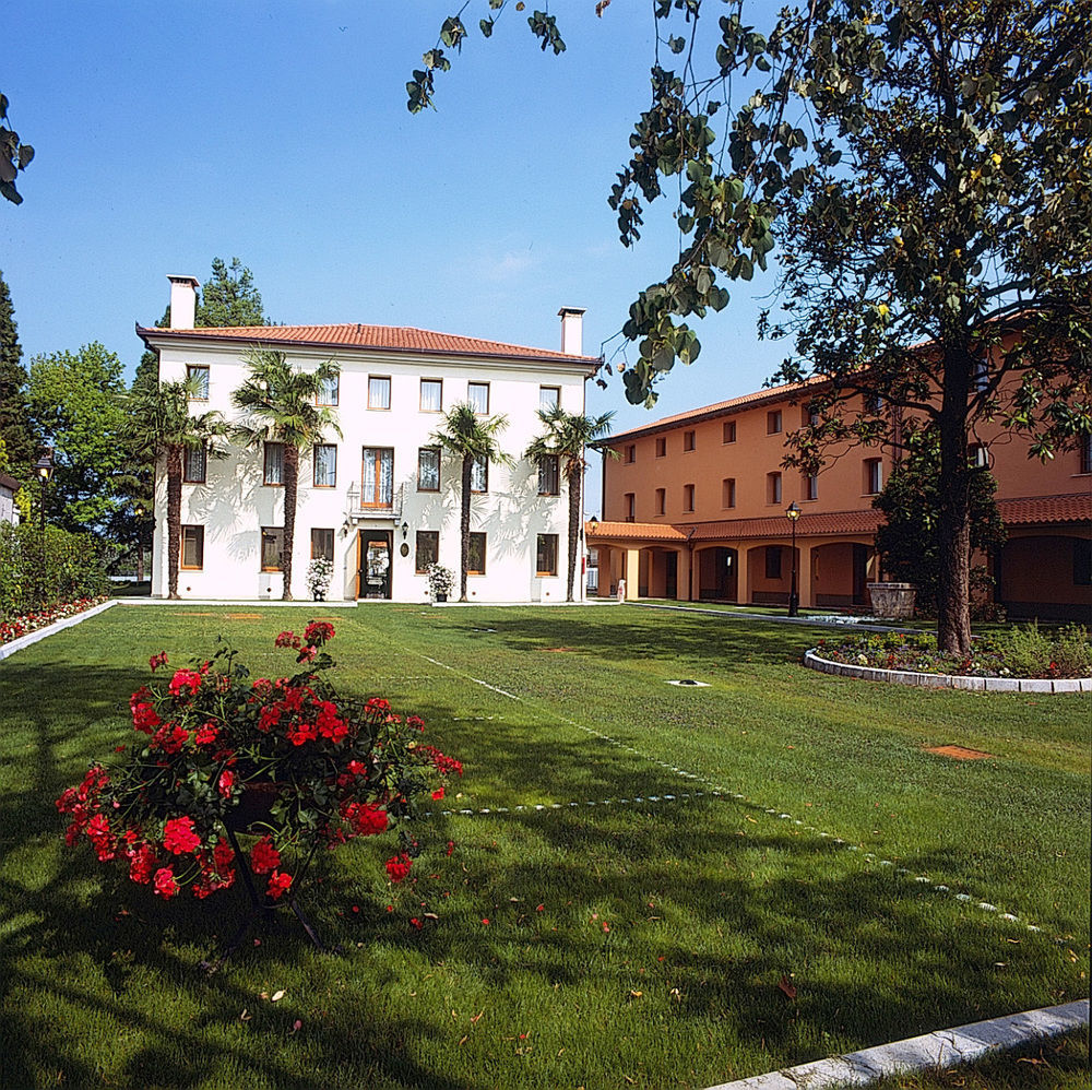 Hotel Dall'Ongaro Ghirano ภายนอก รูปภาพ