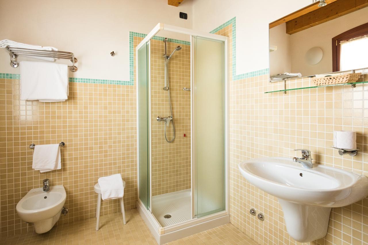 Hotel Dall'Ongaro Ghirano ภายนอก รูปภาพ