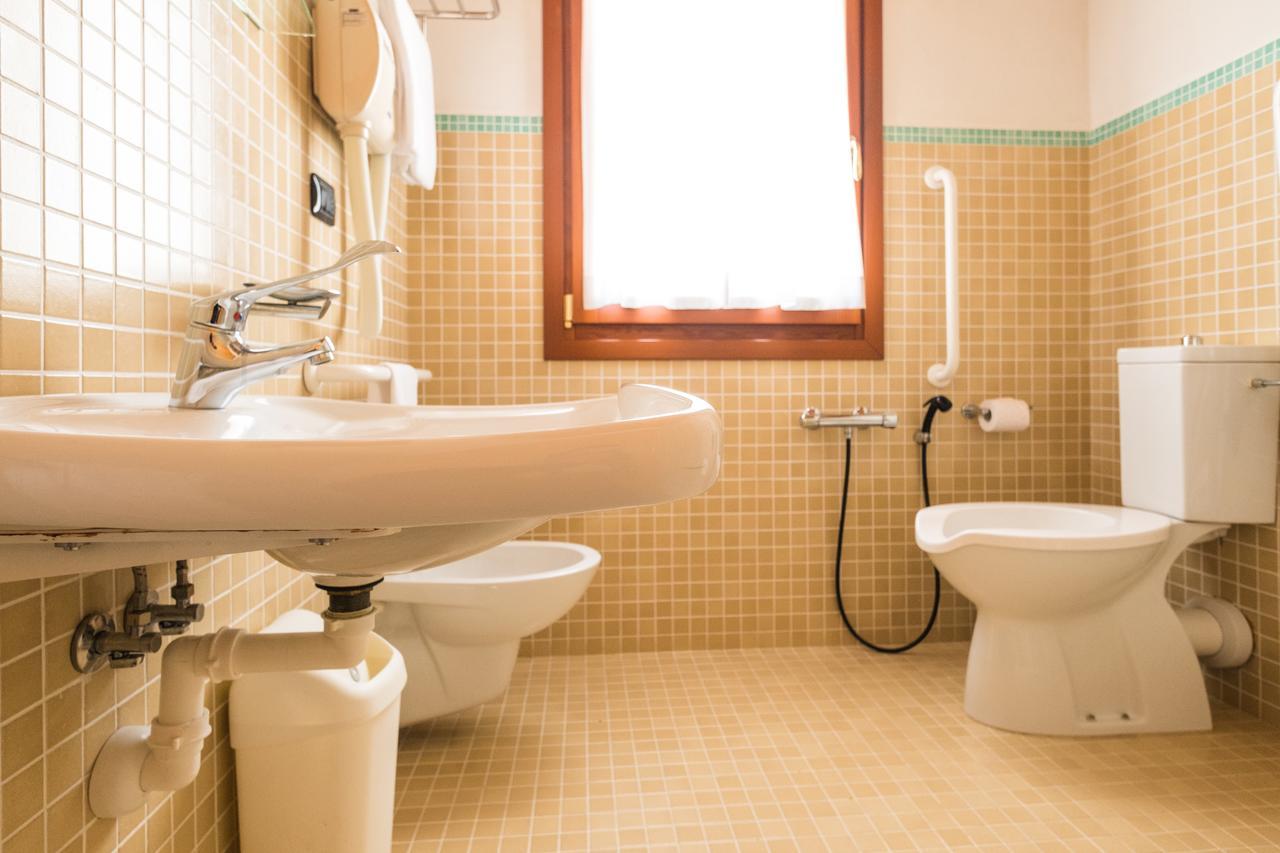 Hotel Dall'Ongaro Ghirano ภายนอก รูปภาพ